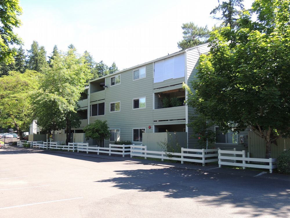 10025 SW 85th Avenue Tigard, OR 97223 Property Management Co.