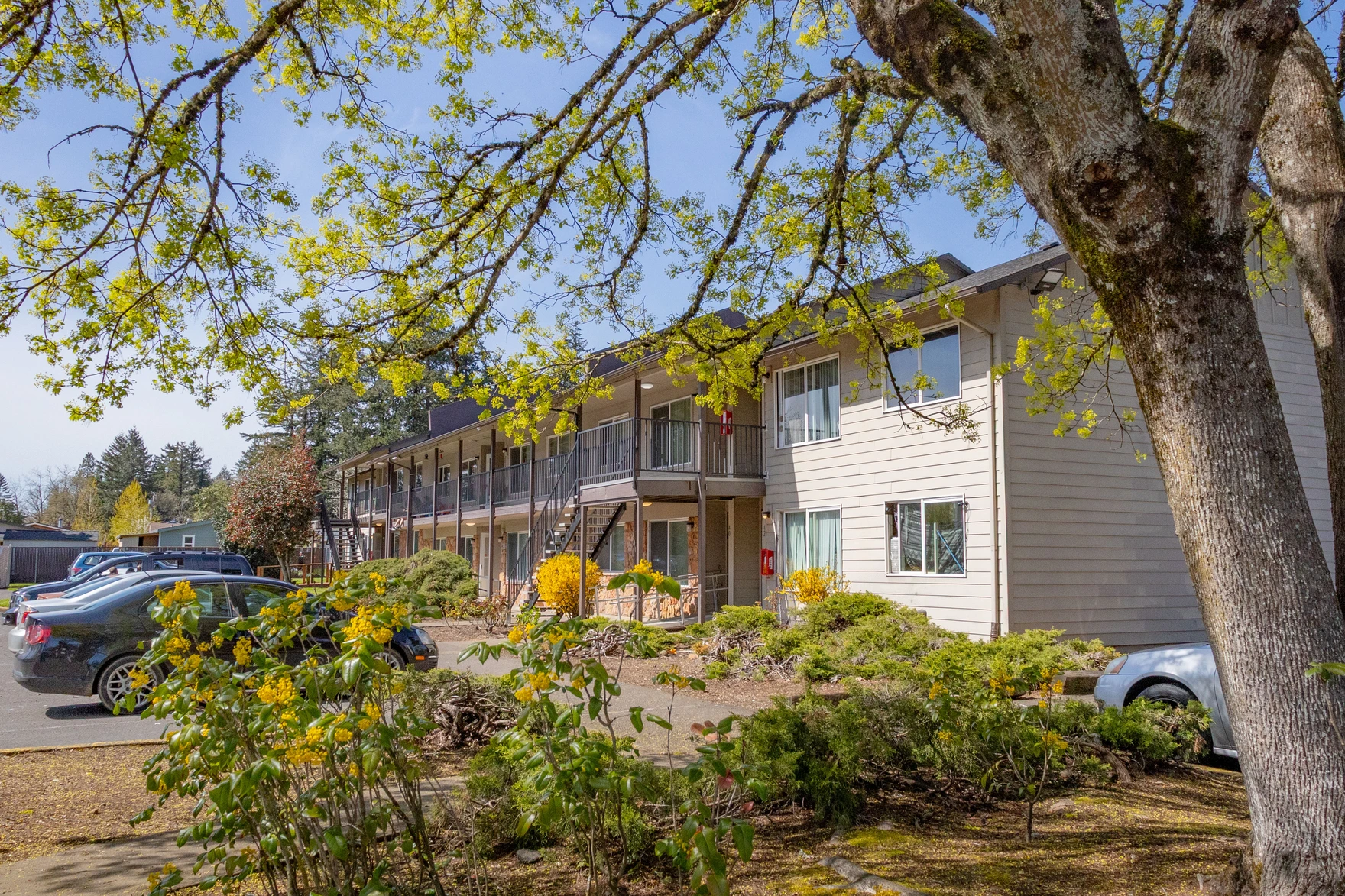 Scott Crest Plaza Apartments